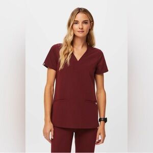 Livingston Basic Scrub Pants (L) & Casma Three-Pocket Scrub Top TM (M)
